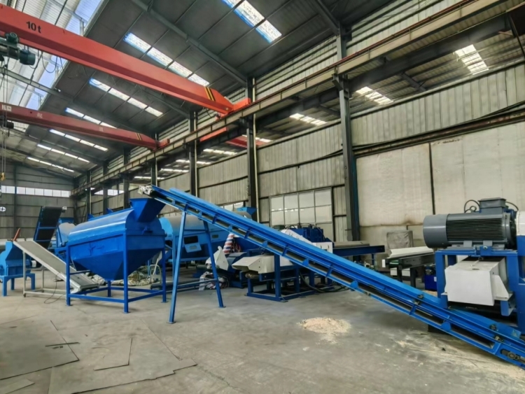 YM-210木屑機(jī)生產(chǎn)線(xiàn)